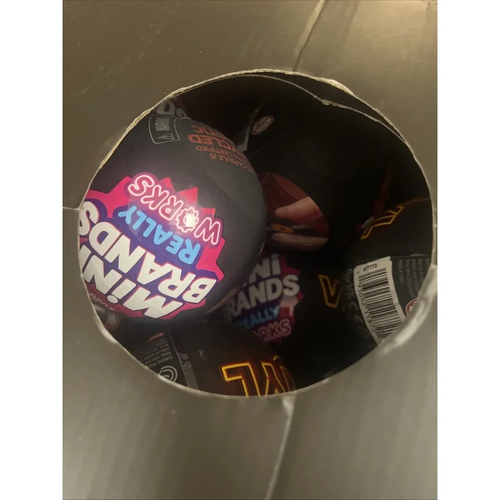 ZURU Mini Brands Vinyl 24 Mystery Balls + READ Retail Display Box At Target Only